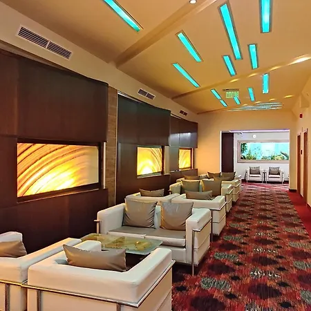 Carbona Water Lily Apartment