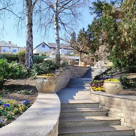 شقة Carbona Water Lily