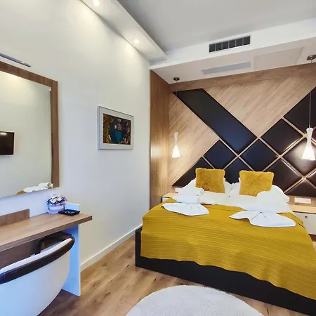 Carbona Water Lily Héviz